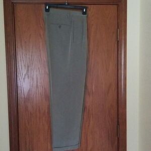 Claiborne pleat front pants 32/30